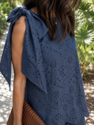 Blusa Carlota algodón bordado azul (preventa con envío 12-18 Junio)