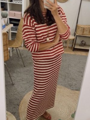 Sudadera Iria roja (preventa con envío 29 Mayo-4 Junio)